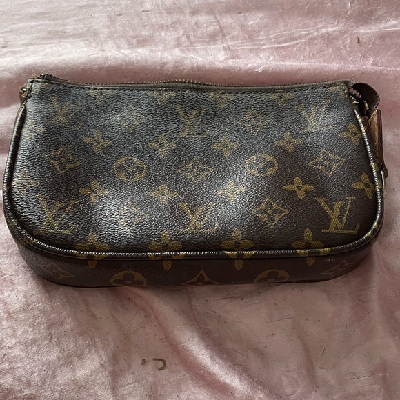 Louis Vuitton LM51980 Brown and Gold Monogram Pouch - Picture 1 of 4